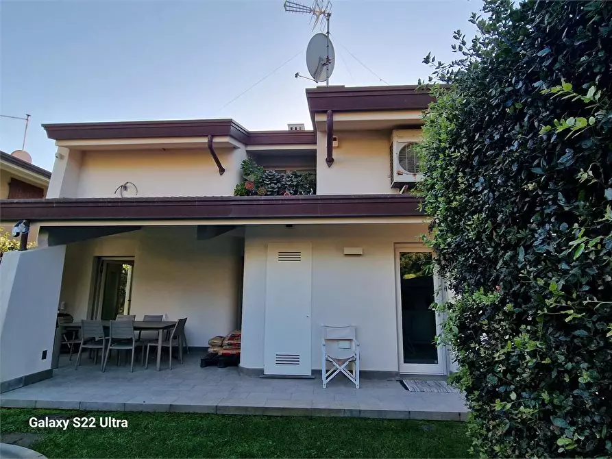 Immagine 4 di Villa in affitto  in Via Verdi a Forte Dei Marmi