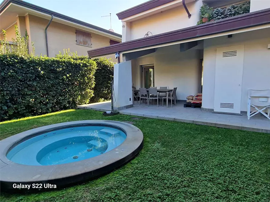 Immagine 1 di Villa in affitto  in Via Puccini a Forte Dei Marmi