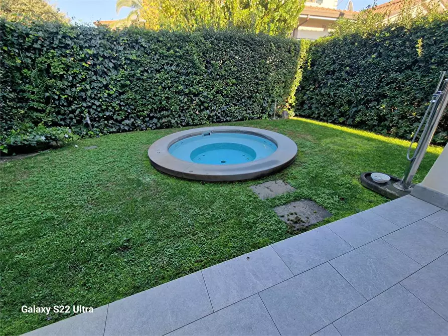 Immagine 48 di Villa in affitto  in Via Verdi a Forte Dei Marmi