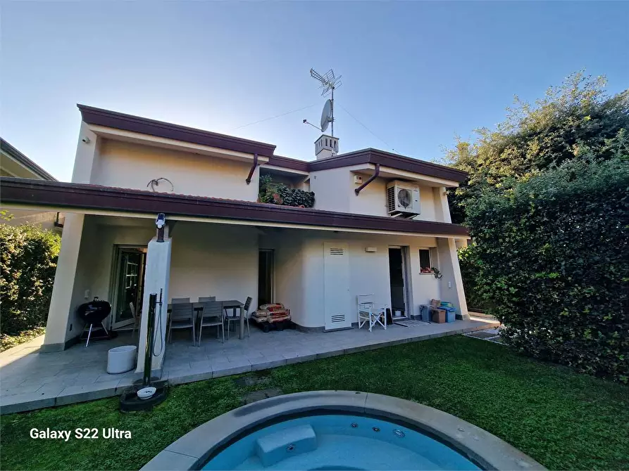 Immagine 51 di Villa in affitto  in Via Verdi a Forte Dei Marmi