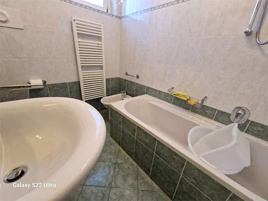 Immagine 25 di Appartamento in affitto  in Via Ugo Foscolo a Pietrasanta