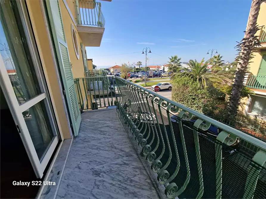 Immagine 29 di Appartamento in affitto  in Via Ugo Foscolo a Pietrasanta