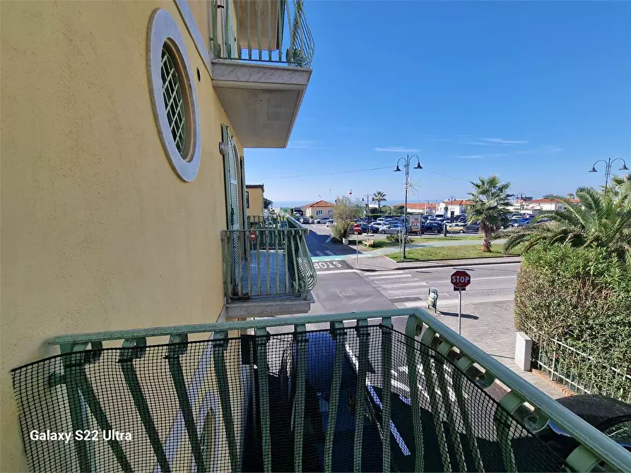 Immagine 31 di Appartamento in affitto  in Via Pascoli a Pietrasanta