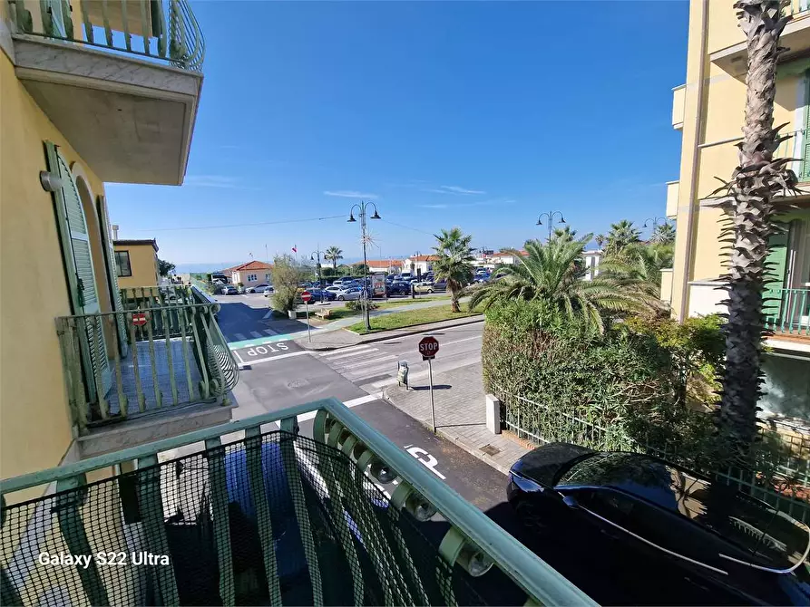 Immagine 30 di Appartamento in affitto  in Via Ugo Foscolo a Pietrasanta