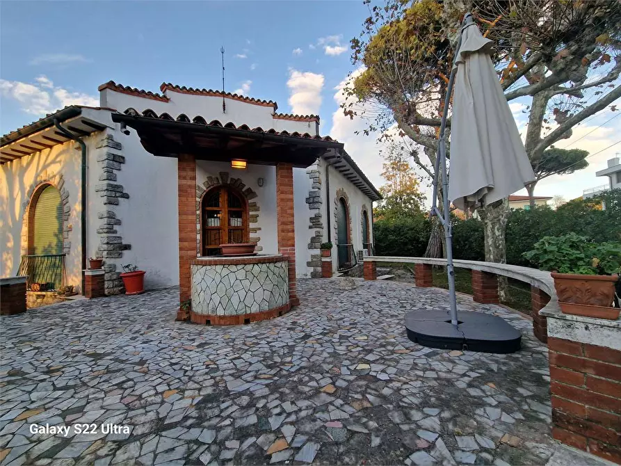 Immagine 3 di Villa in affitto  in Via Risorgimento a Pietrasanta