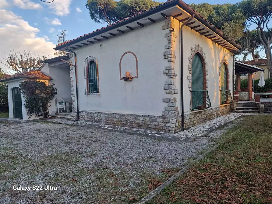 Immagine 2 di Villa in affitto  in Via Risorgimento a Pietrasanta