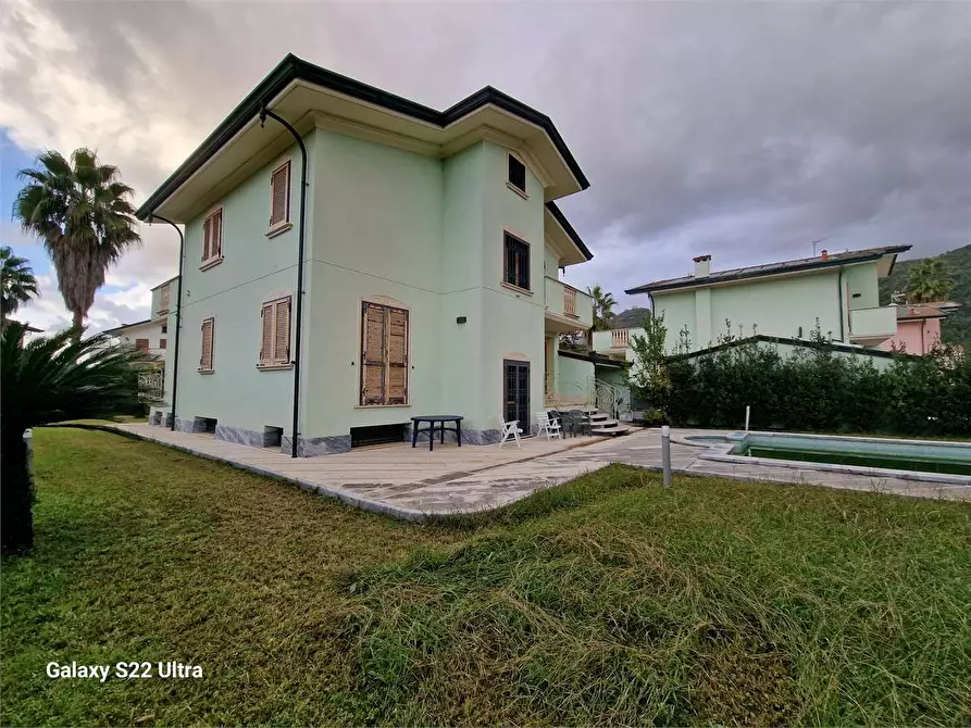 Immagine 36 di Villa in affitto  in via Romana a Montignoso