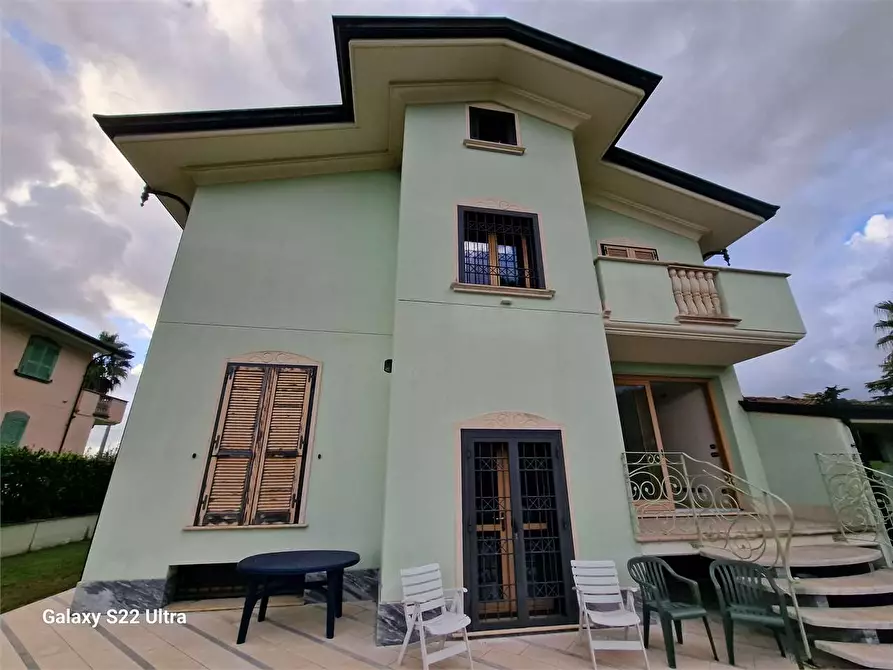 Immagine 39 di Villa in affitto  in via Romana a Montignoso