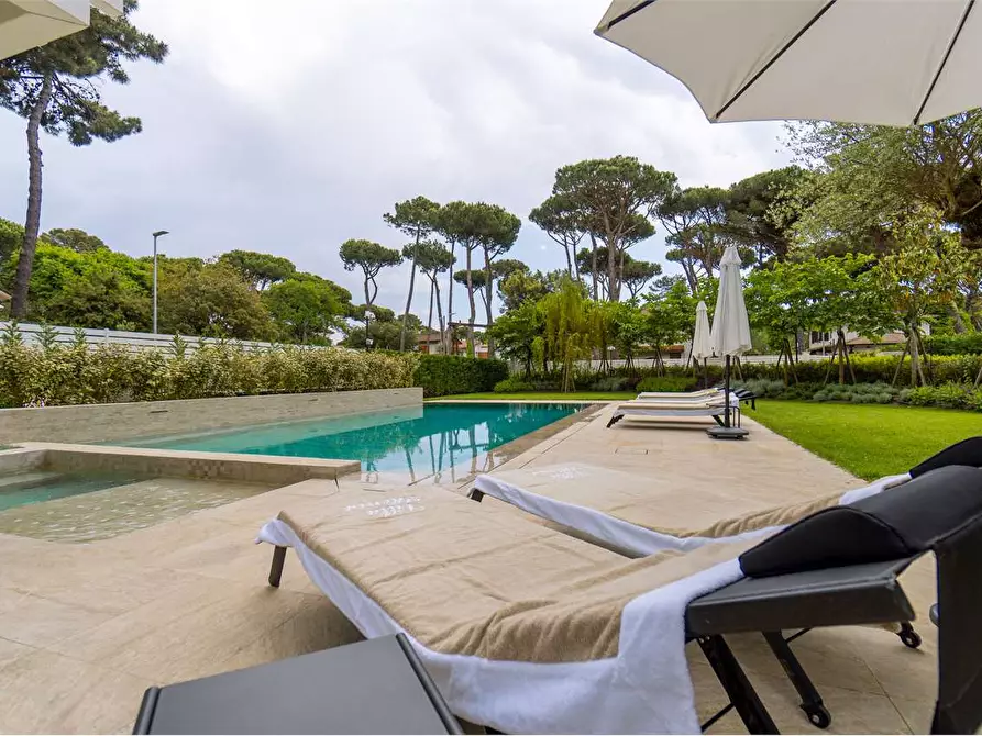 Immagine 2 di Villa in affitto  in Via Soffici a Forte Dei Marmi