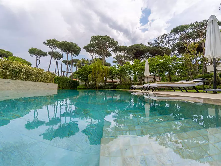 Immagine 1 di Villa in affitto  in Via Soffici a Forte Dei Marmi