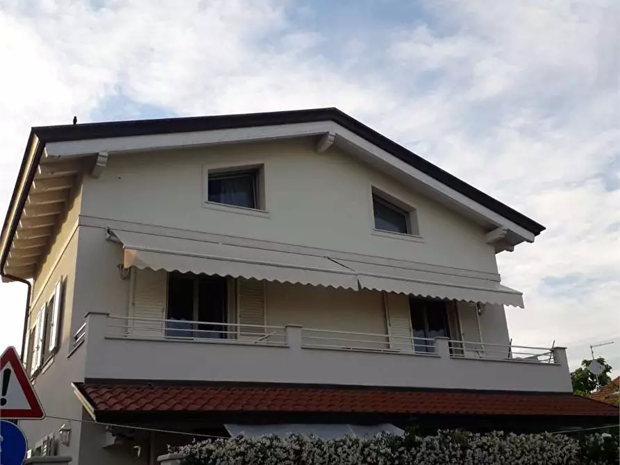 Immagine 35 di Appartamento in affitto  in Via Mazzini a Forte Dei Marmi