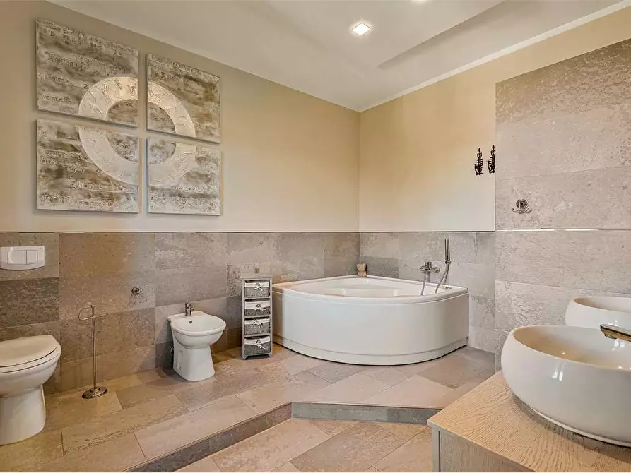 Immagine 31 di Casa bifamiliare in affitto  in Via Versilia a Forte Dei Marmi