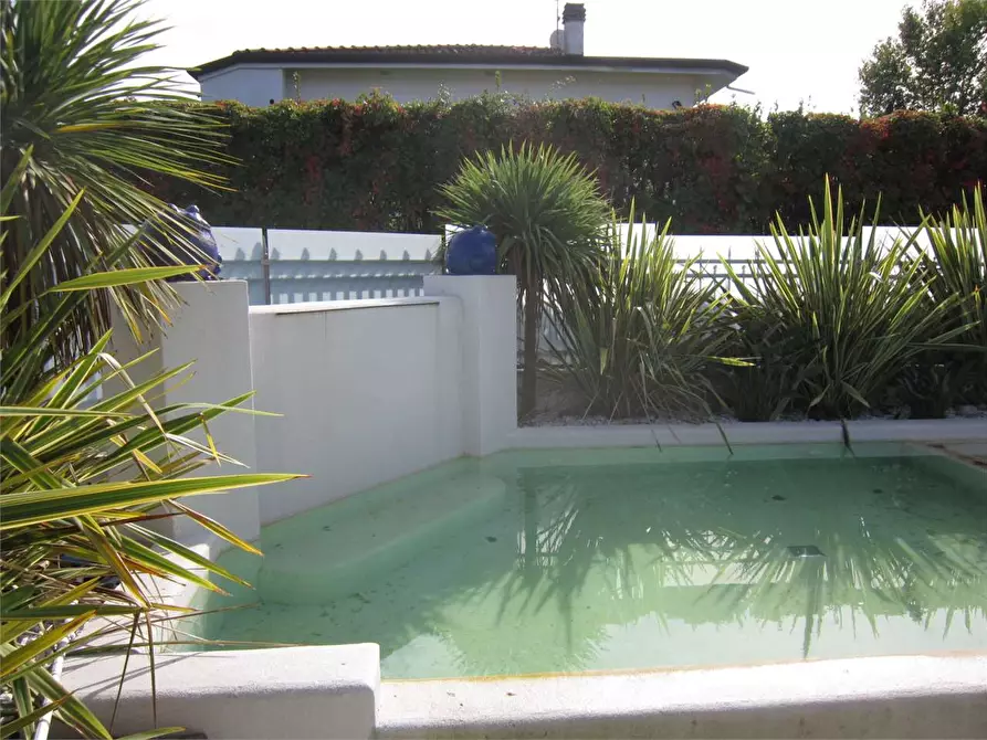 Immagine 34 di Villa in vendita  in Via B. Croce a Forte Dei Marmi