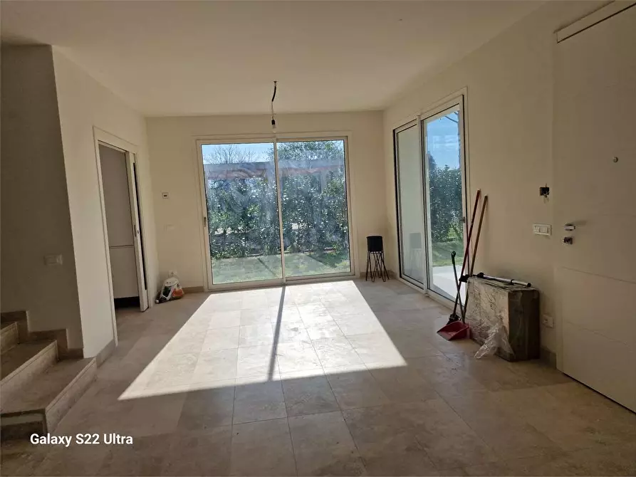 Immagine 24 di Villa in vendita  in Via Basilicata a Pietrasanta