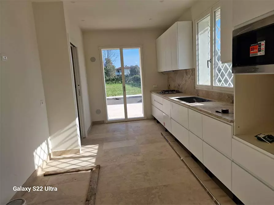 Immagine 22 di Villa in vendita  in Via Basilicata a Pietrasanta