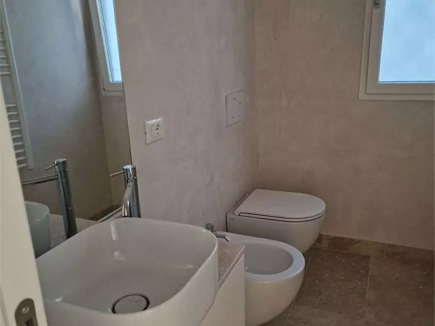 Immagine 29 di Villa in vendita  in Via Basilicata a Pietrasanta