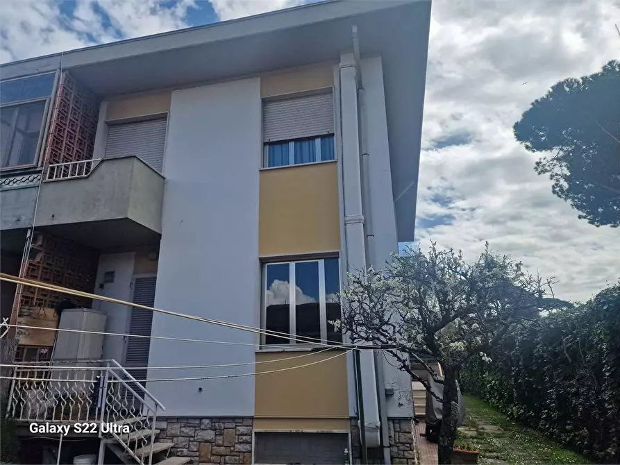 Immagine 22 di Casa bifamiliare in vendita  in Via Cortona a Pietrasanta