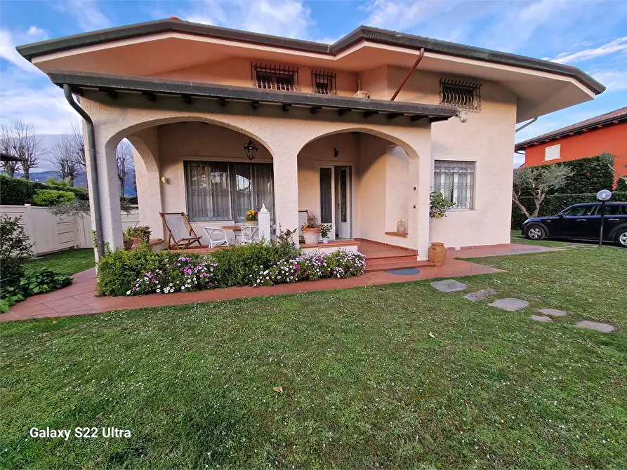 casa indipendente in affitto a Forte dei Marmi in zona Vittoria Apuana