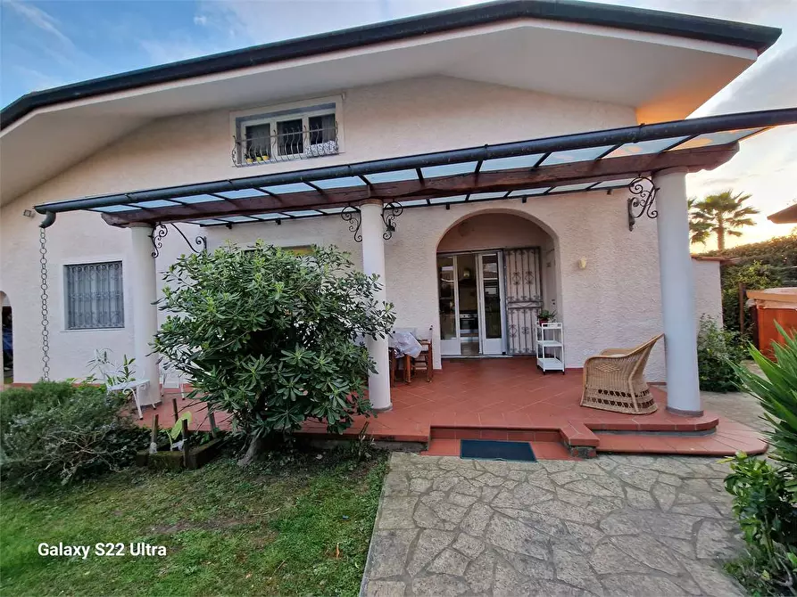 Immagine 2 di Villa in affitto  in Via Gorizia a Forte Dei Marmi