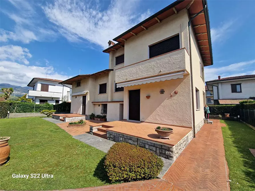 Immagine 8 di Villa in vendita  in Via Leonardo da Vinci a Pietrasanta