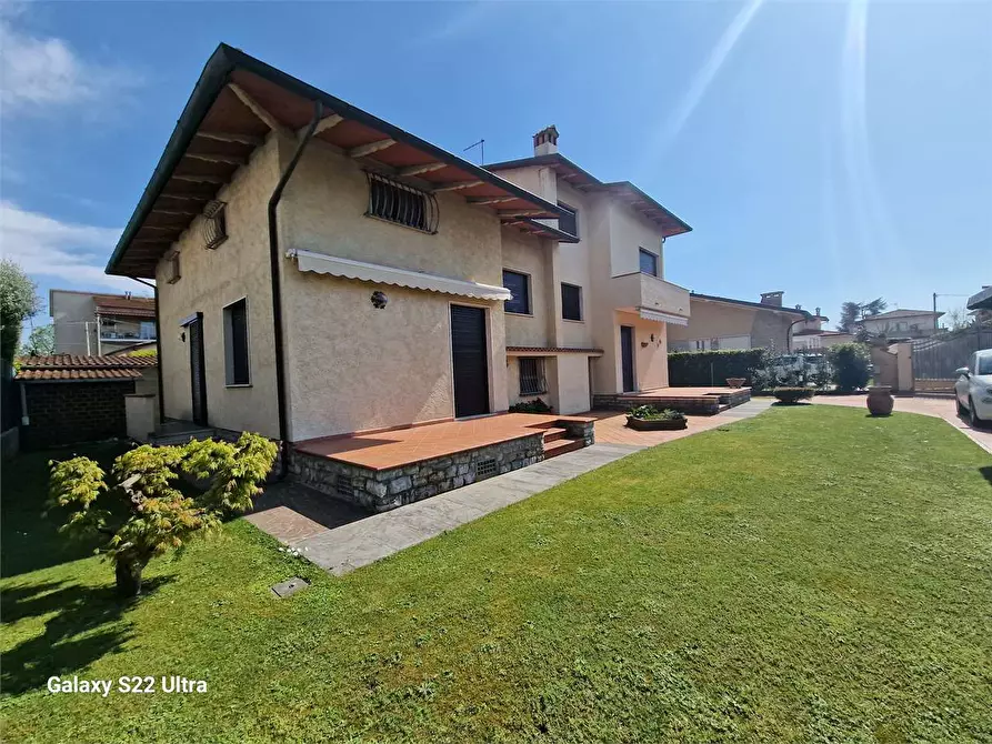 Immagine 7 di Villa in vendita  in Via Leonardo da Vinci a Pietrasanta