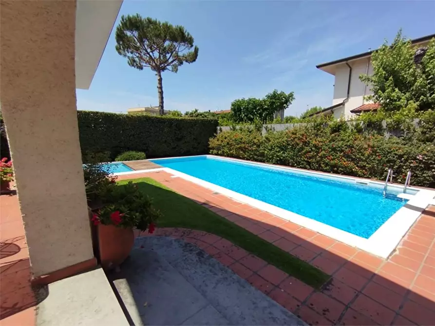 Immagine 6 di Villa in vendita  in Via Martiri di Sant Anna a Forte Dei Marmi