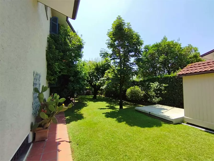 Immagine 34 di Villa in vendita  in Via Martiri di Sant Anna a Forte Dei Marmi