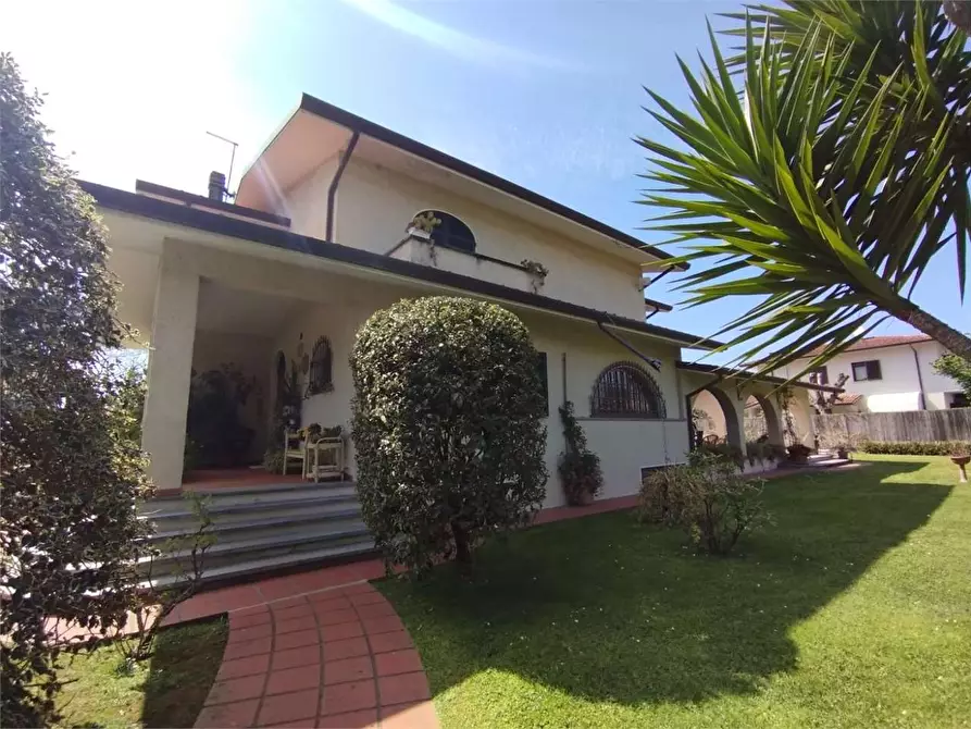Immagine 4 di Villa in vendita  in Via Martiri di Sant Anna a Forte Dei Marmi