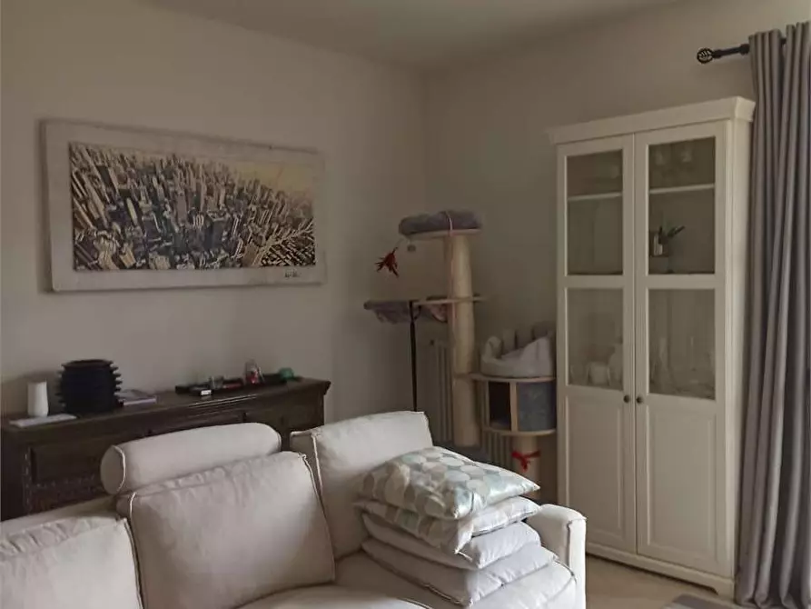 Immagine 13 di Appartamento in vendita  in Via Pascoli a Seravezza