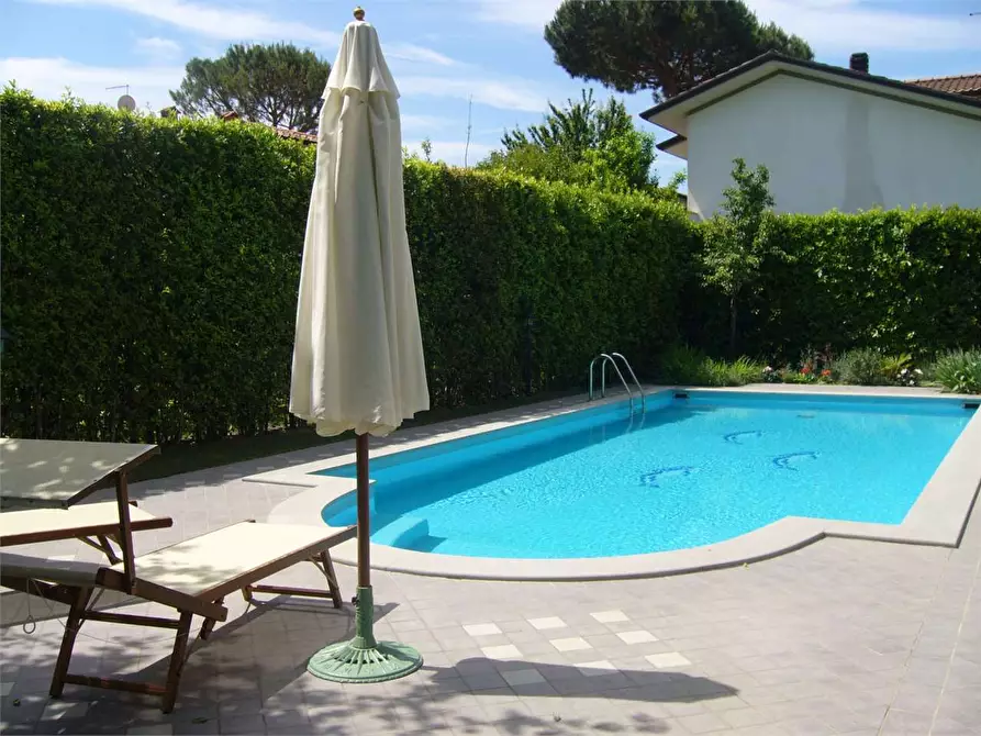 Immagine 13 di Villa in affitto  in Via B. Croce a Forte Dei Marmi