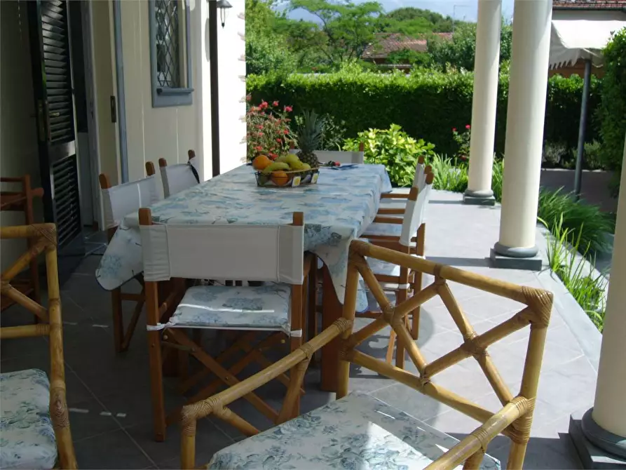 Immagine 12 di Villa in affitto  in Via B. Croce a Forte Dei Marmi