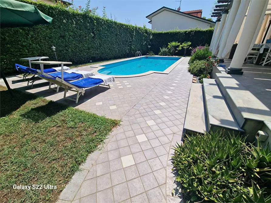 Immagine 59 di Villa in affitto  in Via B. Croce a Forte Dei Marmi