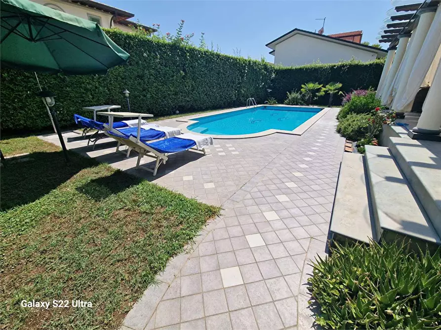 Immagine 60 di Villa in affitto  in Via B. Croce a Forte Dei Marmi