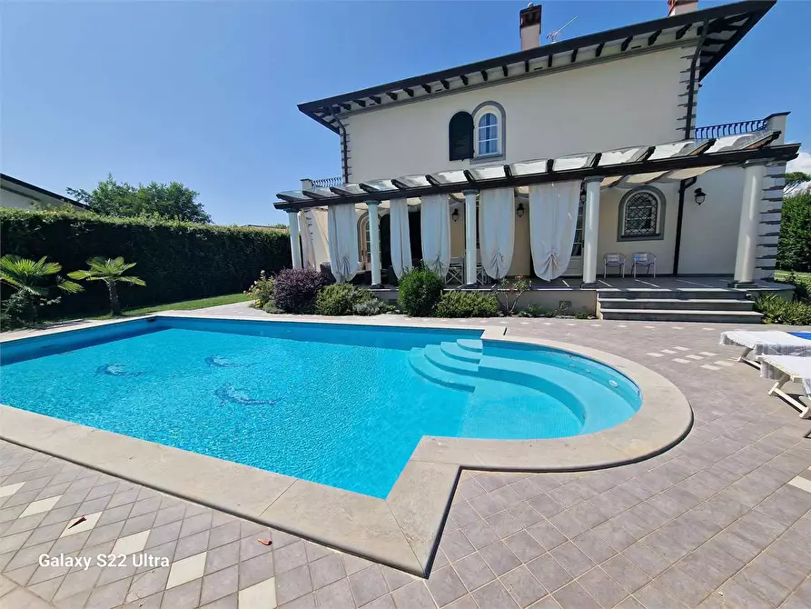 Immagine 61 di Villa in affitto  in Via B. Croce a Forte Dei Marmi