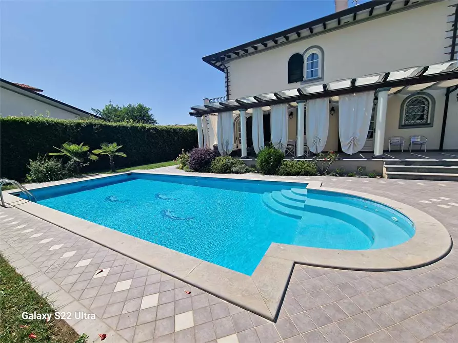 Immagine 3 di Villa in affitto  in Via B. Croce a Forte Dei Marmi