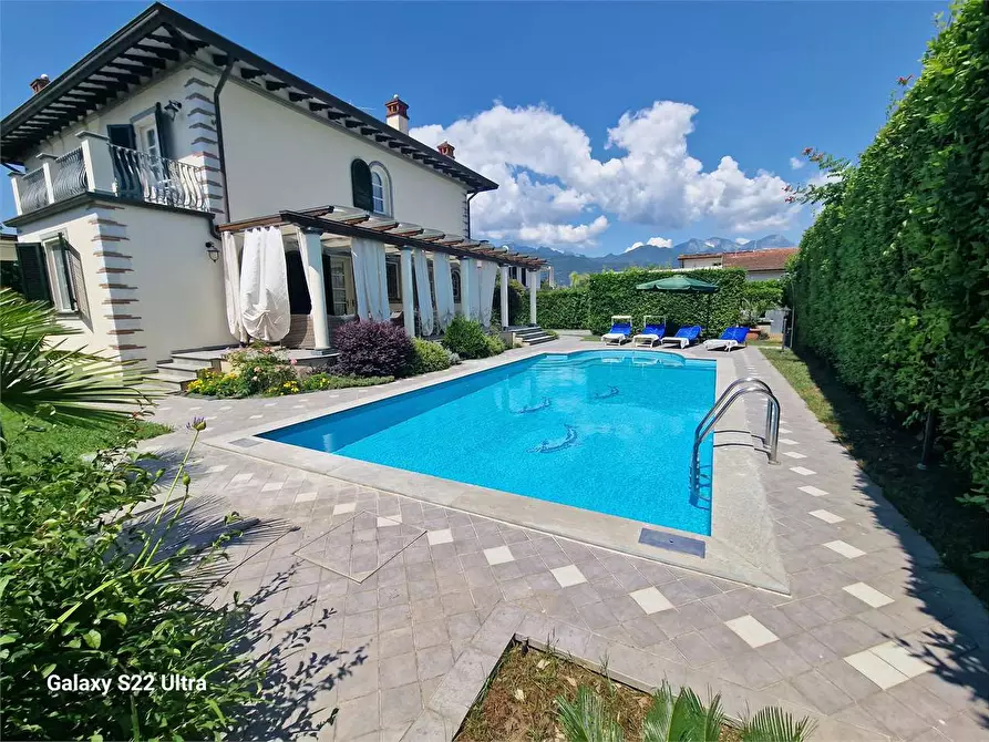 Immagine 65 di Villa in affitto  in Via B. Croce a Forte Dei Marmi