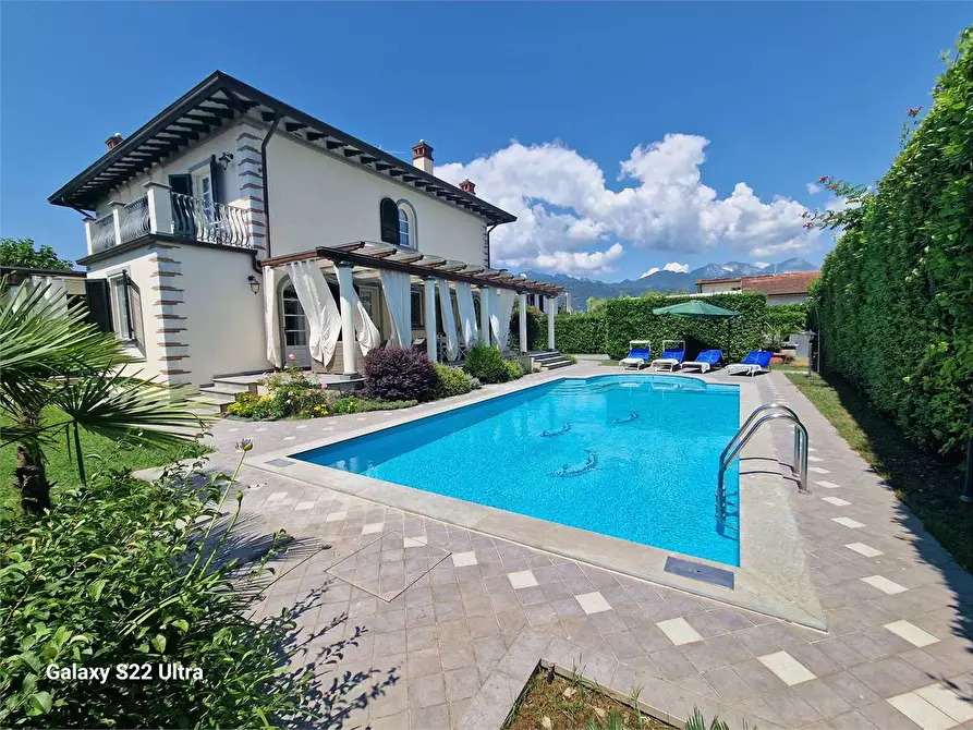 Immagine 67 di Villa in affitto  in Via B. Croce a Forte Dei Marmi