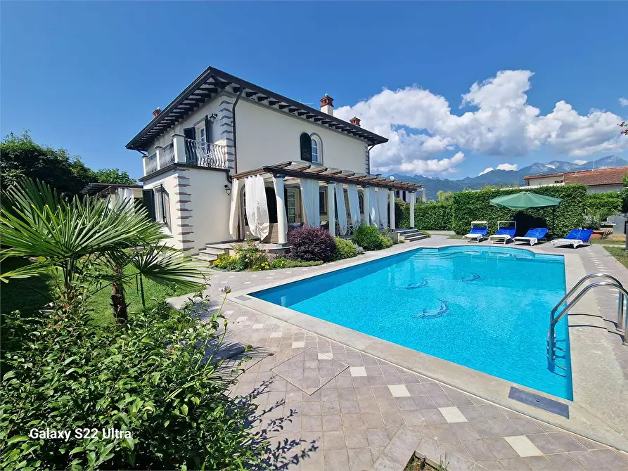 Immagine 69 di Villa in affitto  in Via B. Croce a Forte Dei Marmi