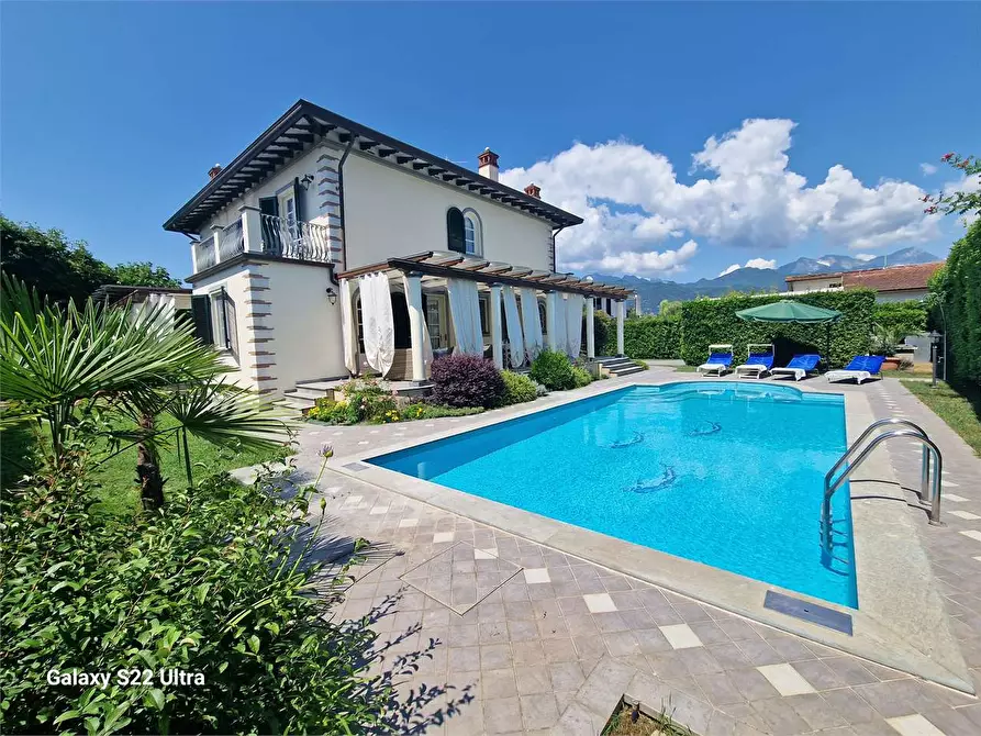 Immagine 71 di Villa in affitto  in Via B. Croce a Forte Dei Marmi