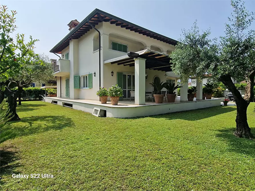 casa indipendente in affitto a Forte dei Marmi in zona Vittoria Apuana