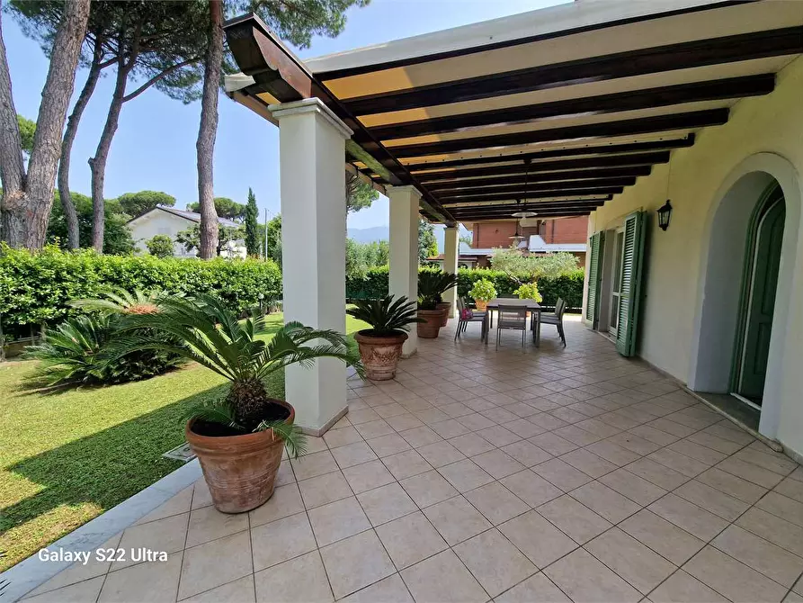 Immagine 20 di Villa in affitto  in Via Regeni a Forte Dei Marmi