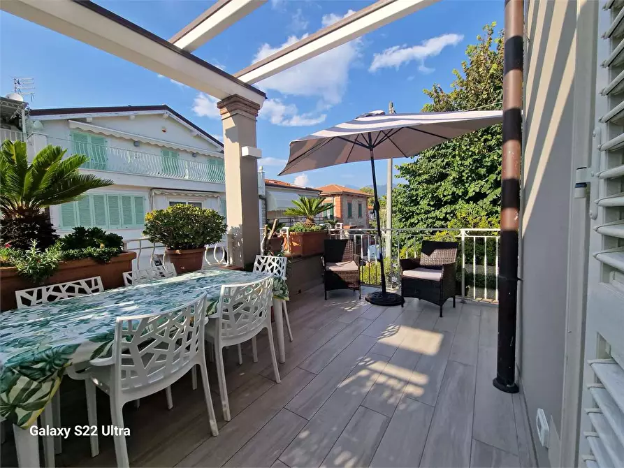 Immagine 5 di Appartamento in vendita  in Via Leonardo da Vinci a Pietrasanta