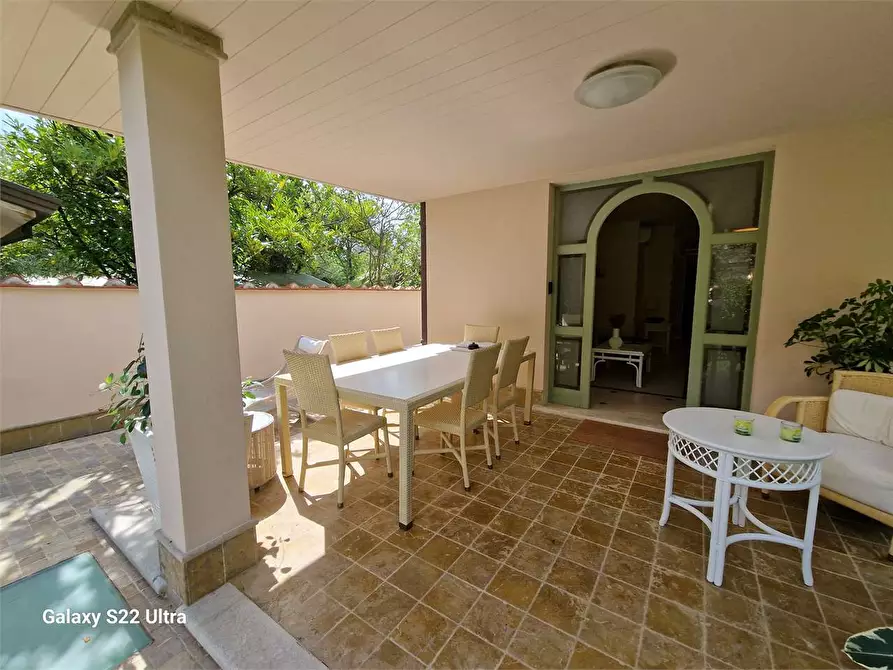 Immagine 5 di Villa in vendita  in Via Volta a Forte Dei Marmi