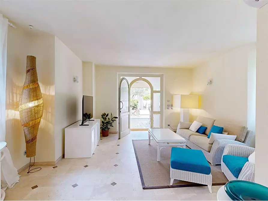 Immagine 12 di Villa in vendita  in Via Volta a Forte Dei Marmi