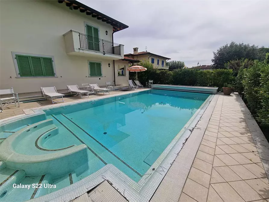 Immagine 5 di Villa in affitto  in Via Regeni a Forte Dei Marmi