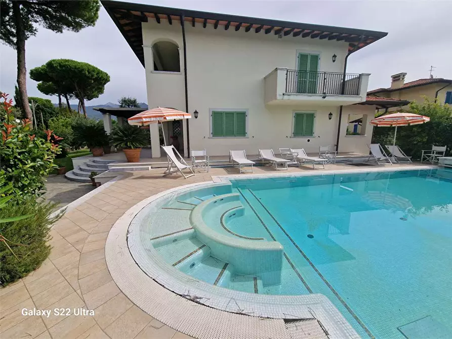 Immagine 9 di Villa in affitto  in Via Regeni a Forte Dei Marmi