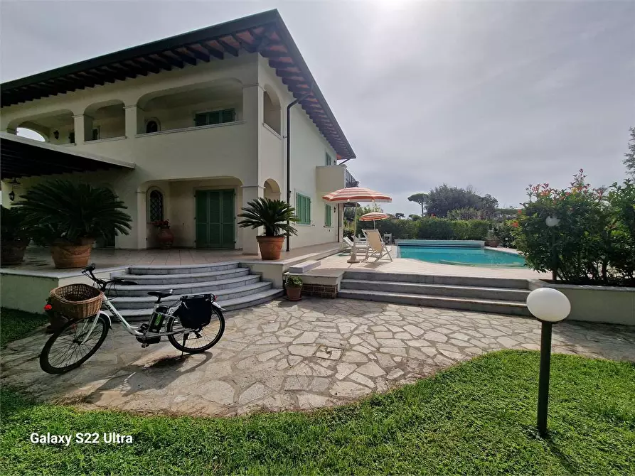 Immagine 58 di Villa in affitto  in Via Regeni a Forte Dei Marmi