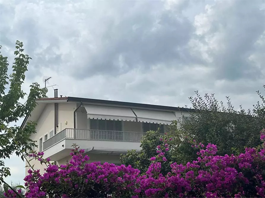 Immagine 1 di Appartamento in affitto  in Via Piave a Seravezza