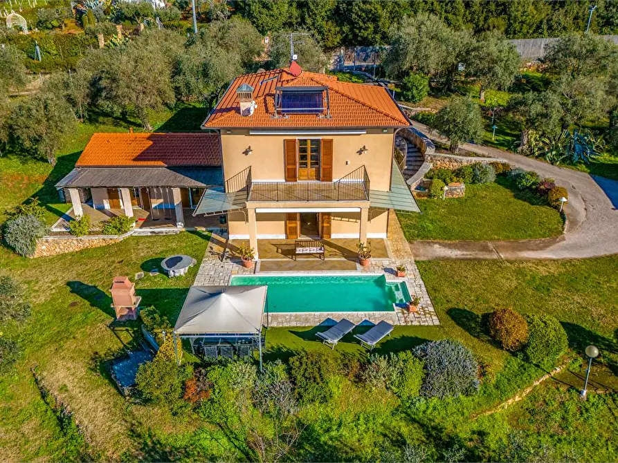 Immagine 1 di Villa in affitto  in Via Casone a Pietrasanta