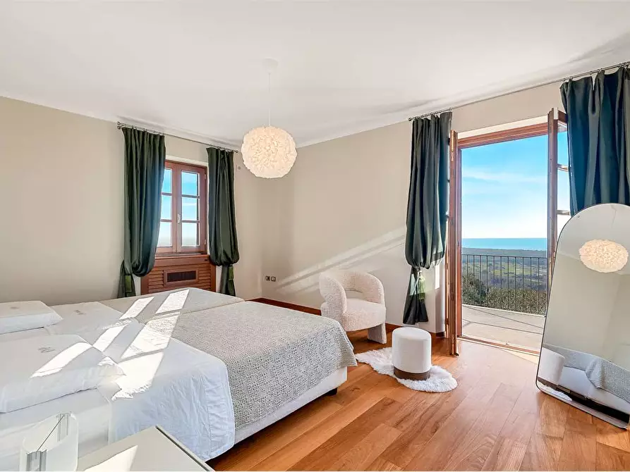 Immagine 35 di Villa in affitto  in Via Casone a Pietrasanta